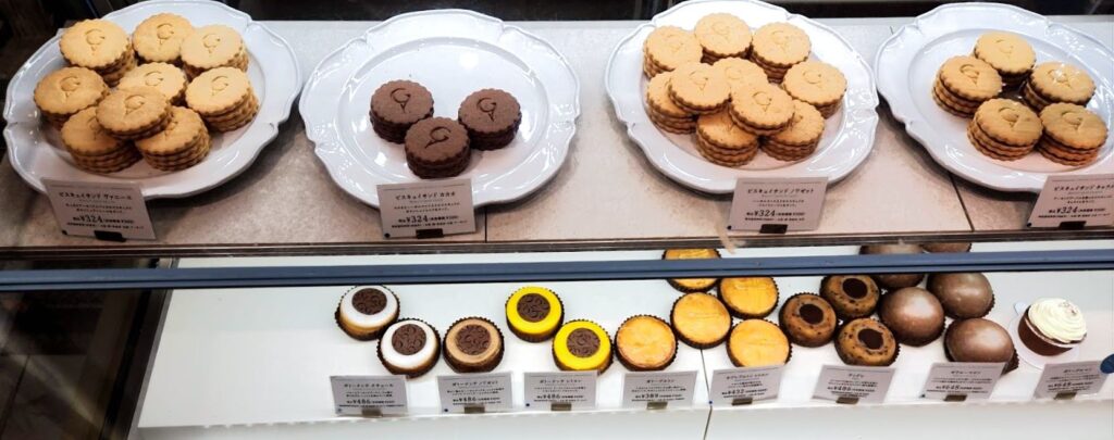 VINCENT GUERLAIS BISCUITS Francais（ヴァンサン ゲルレ ビスキュイ フランセ）のバラ売りの焼き菓子の店頭写真'