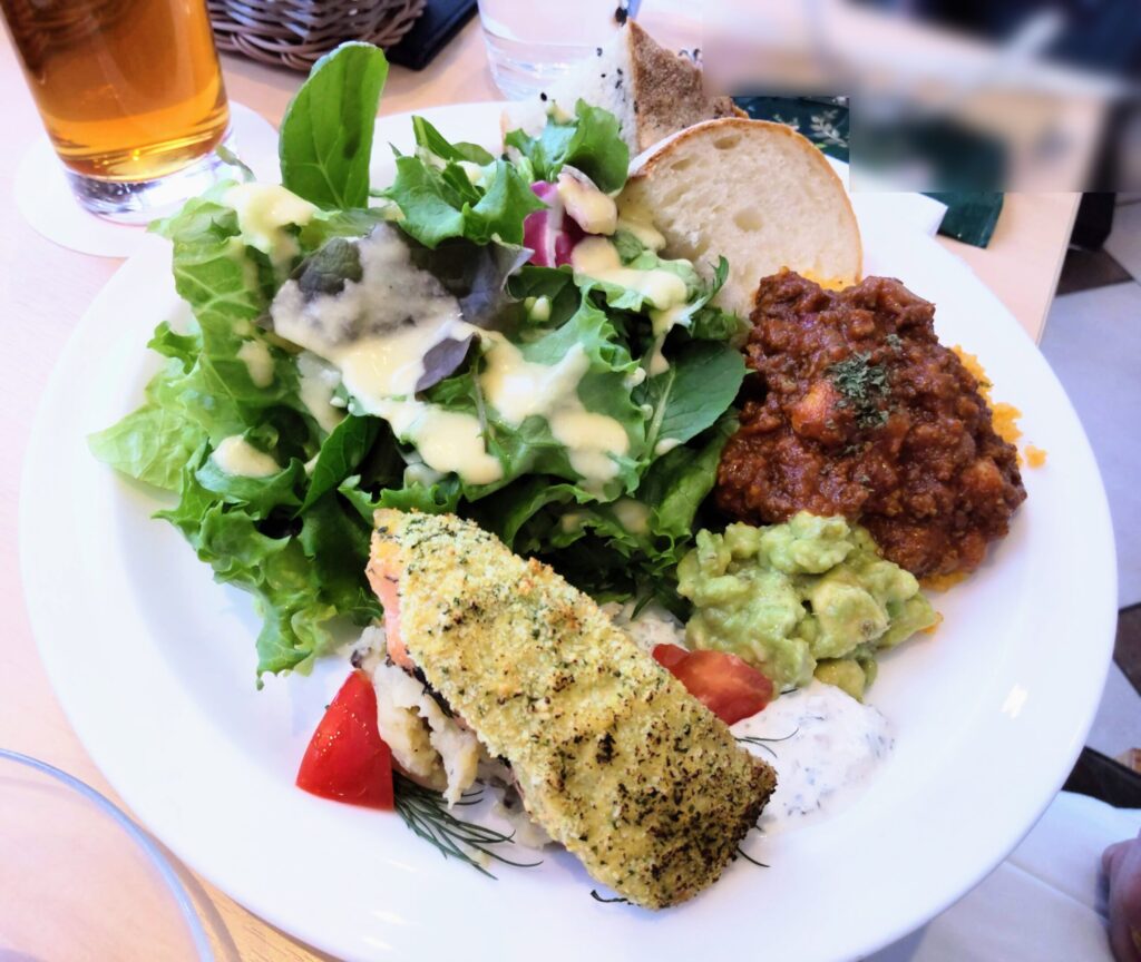 BURDIGALA CAFE（ブルディガラカフェ）大丸東京店で食べた本日のプレートの写真