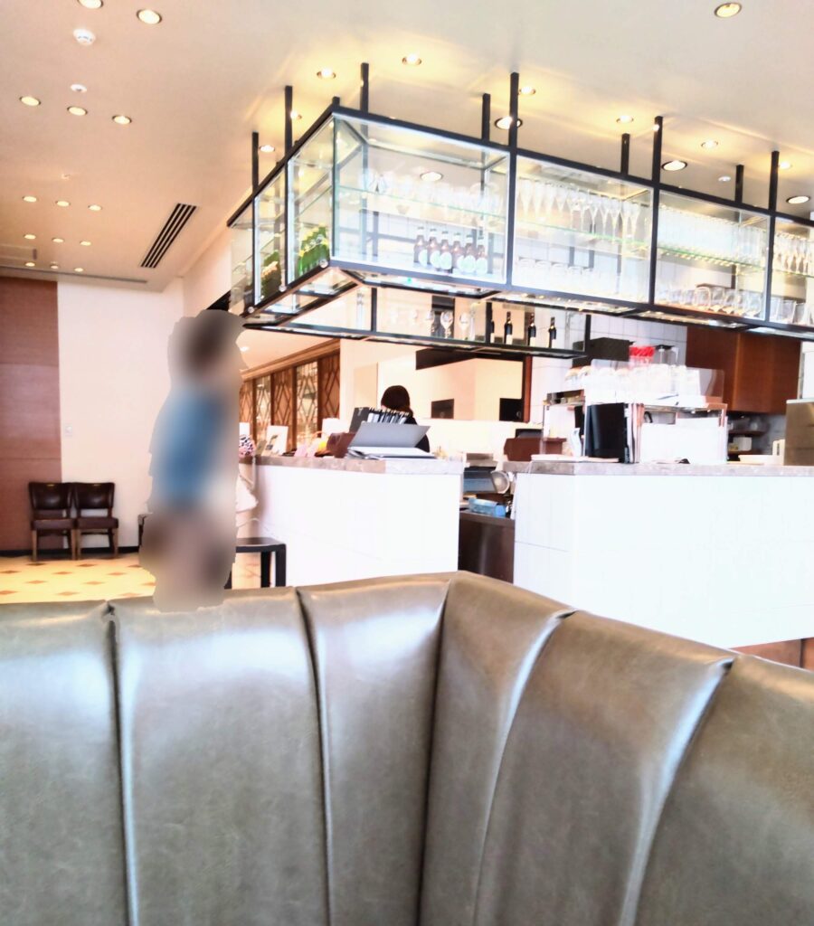 BURDIGALA CAFE（ブルディガラカフェ）大丸東京店の店内の写真