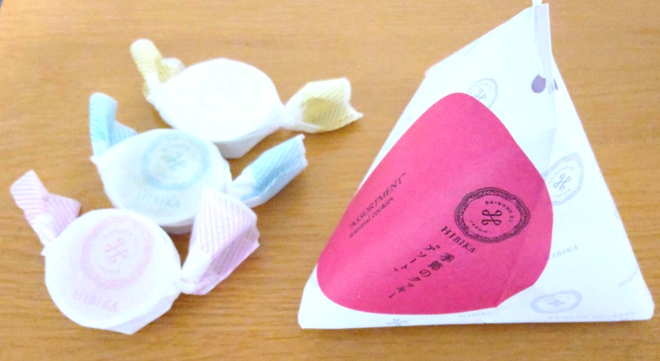HIBIKA（ひびか）の春のクッキー（ポルボロンアソート）の写真