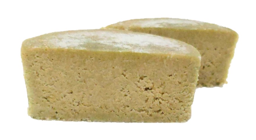HIBIKA（ひびか）の春のクッキー（ポルボロンアソート）煎茶味の断面写真
