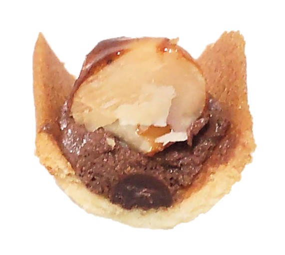PARIS BUTTER CHOCOLAT（パリバターショコラ）のマカダミアナッツ部分の断面写真