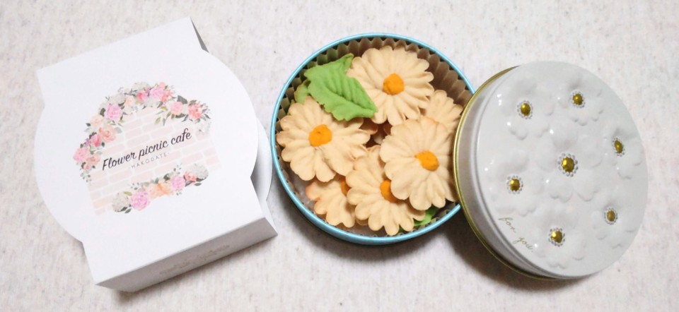この記事を読めばフラワーピクニックカフェは「まずい」の噂を、評判や特徴、人気のお花のぼうろの実食口コミから検証した結果を知れることをイメージできる写真