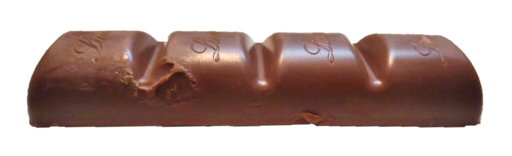 Lindt（リンツ）で購入したドバイスタイルチョコレートバーを横から見た写真