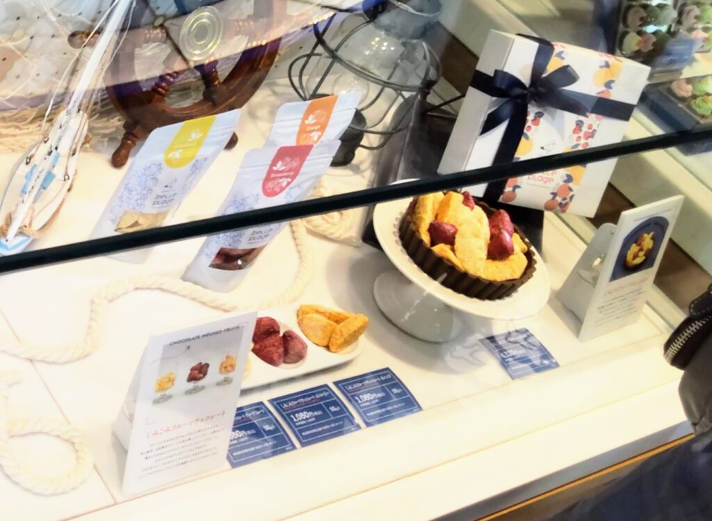 belle plage（ベルプラージュ）横浜元町店店頭のしみこみフルーツチョコレートの写真