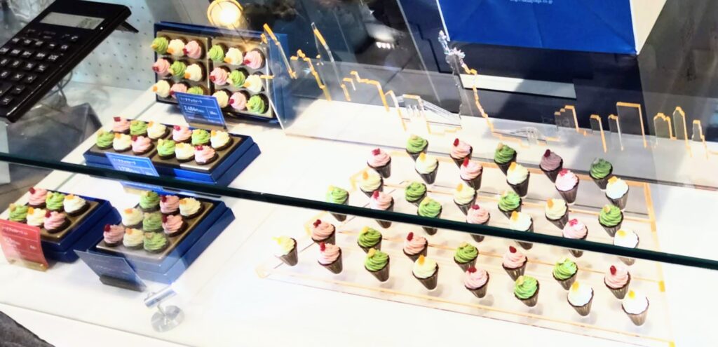 belle plage（ベルプラージュ）横浜元町店店頭のトーチチョコレートの写真