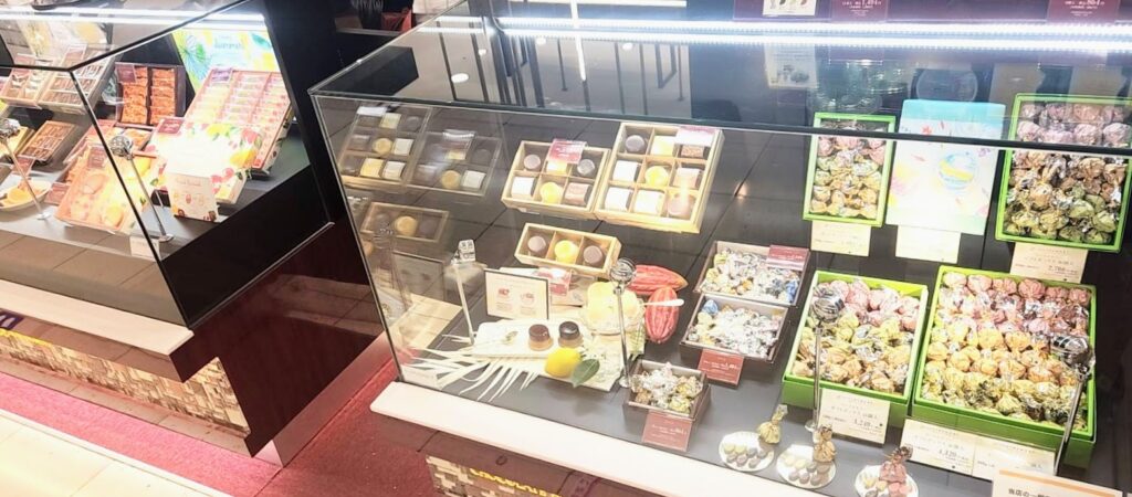 CHOCOLATE HOUSE Mon Loire（チョコレートハウス モンロワール）のリーフメモリーなどの店頭写真
