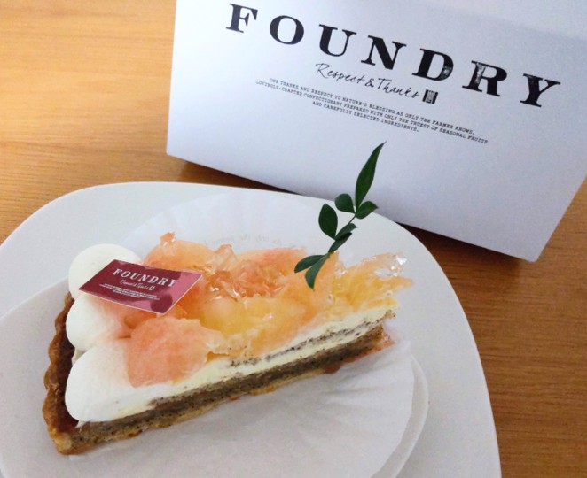 FOUNDRY（ファウンドリー）で購入した桃と紅茶のタルトの写真