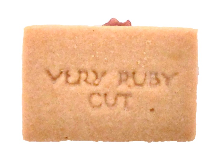 Very Ruby Cut（ベリールビーカット）のいちごミルクサンドを上から見た写真