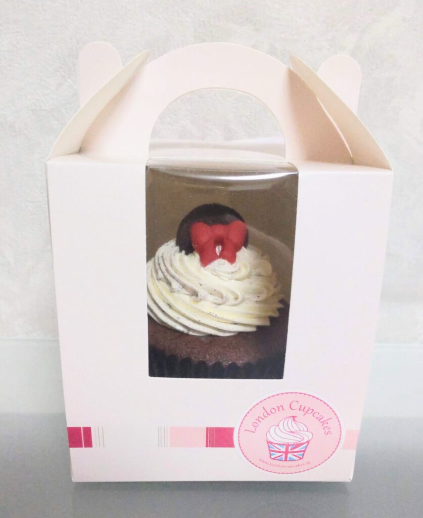 London Cupcakes （ロンドン・カップケーキ）で買ったカップケーキ1個が入った箱の写真