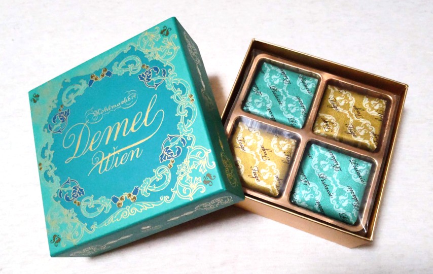 この記事を読めばDEMEL（デメル）のクライネクーヘンは「まずい」の噂の真相を口コミ実食レビューや評判、特徴から徹底検証した結果を知れることをイメージできる写真