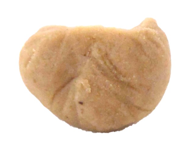 有職菓子御調進所老松での栗しぼりを横から見た写真