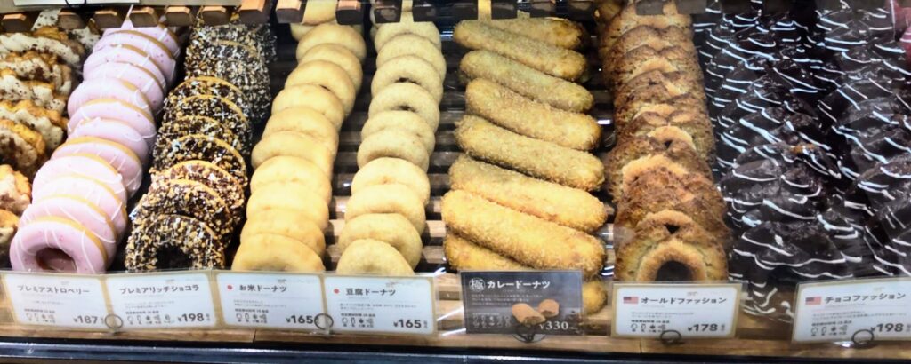 JACK IN THE DONUTS（ジャックインザドーナツ）渋谷東急フードーショー店の人気オリジナルドーナツの店頭写真