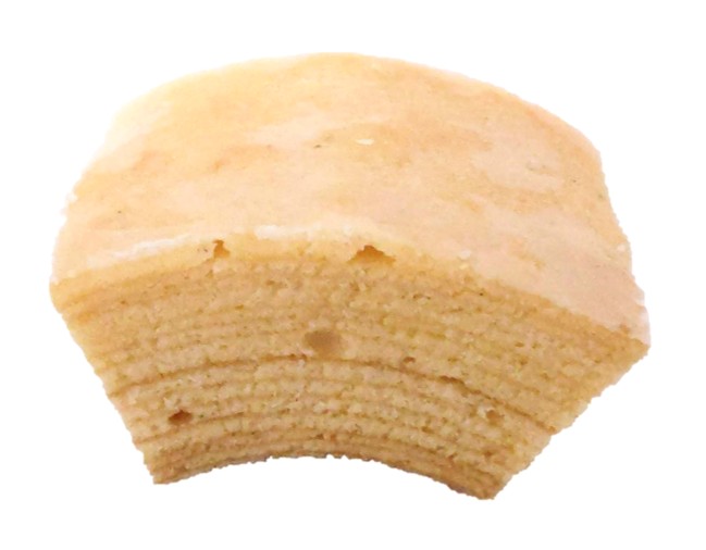 カットしたHOLLANDISCHE KAKAO-STUBE （ホレンディッシェ・カカオシュトゥーベ）のバウムクーヘンの写真