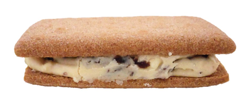 凍らせた六花亭のマルセイバターサンドの写真