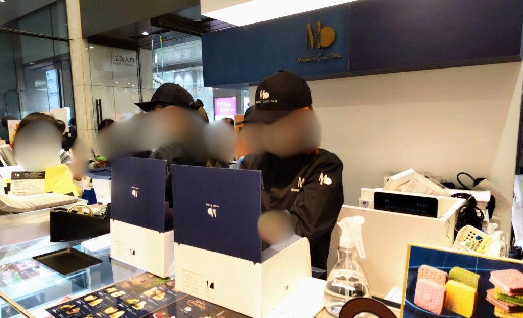 Masahiko Ozumi Paris（マサヒコ オズミ パリ）大丸東京店の店頭写真