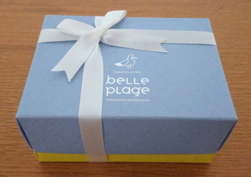 belle plage（ベルプラージュ）のトーチチョコレートが入った箱の写真