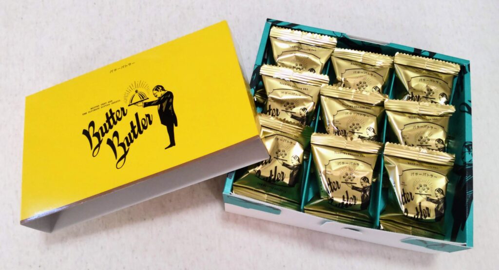 Butter Butler（バターバトラー）で購入したバターガレットが入った箱を開けた写真