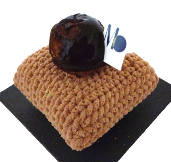 Masahiko Ozumi Paris（マサヒコ オズミ パリ）で購入した座布団モンブランことモンブラン ジャポネ ノワールの写真