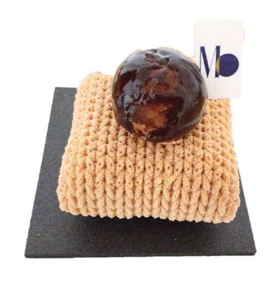 Masahiko Ozumi Paris（マサヒコ オズミ パリ）で購入した座布団モンブランことモンブラン ジャポネ ノワールを正面から見た写真