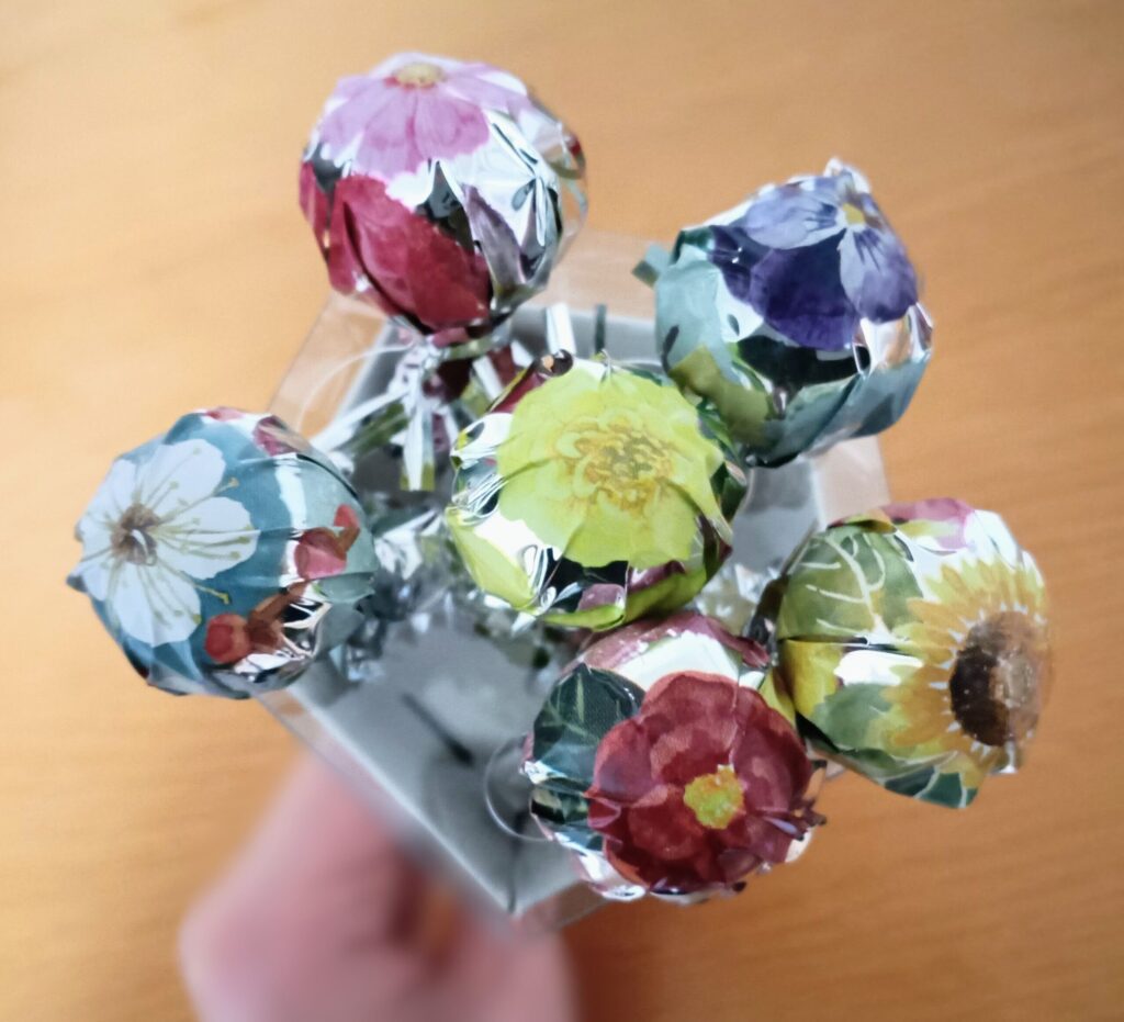 le pépin（ル ペパン）で購入したフルール ドゥ ボンボン ブーケの小包装の柄がわかる写真