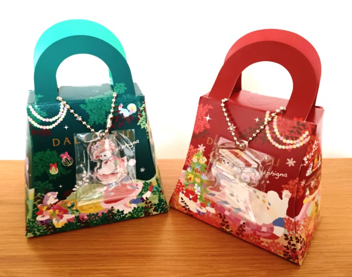 DALLOYAU（ダロワイヨ）で購入したジョセフィーニャデザインのマカロンラスクの写真