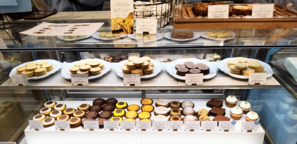 VINCENT GUERLAIS BISCUITS Francais（ヴァンサン ゲルレ ビスキュイ フランセ）のバラ売りの焼き菓子の店頭写真