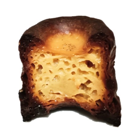 KURAMAE CANNELE（蔵前カヌレ）で購入したクラマエ・カヌレを焼いた写真